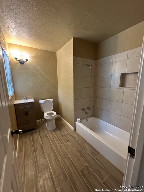 Image 7 of 14 For 218 Chelsea