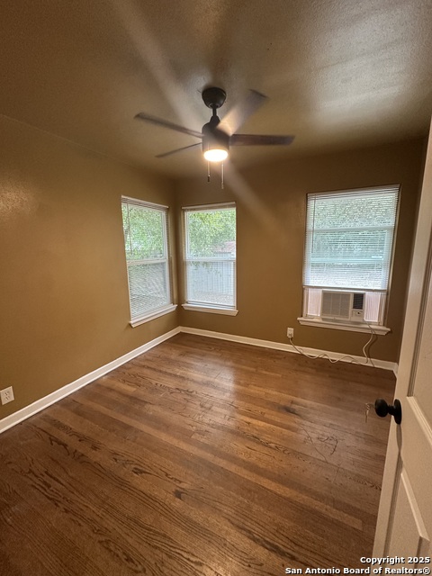 Image 8 of 14 For 218 Chelsea