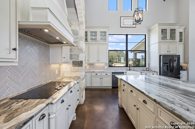 Listing photo id 8 for 136 Elm Country