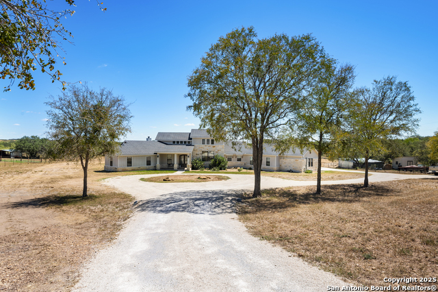 Listing photo id 0 for 136 Elm Country