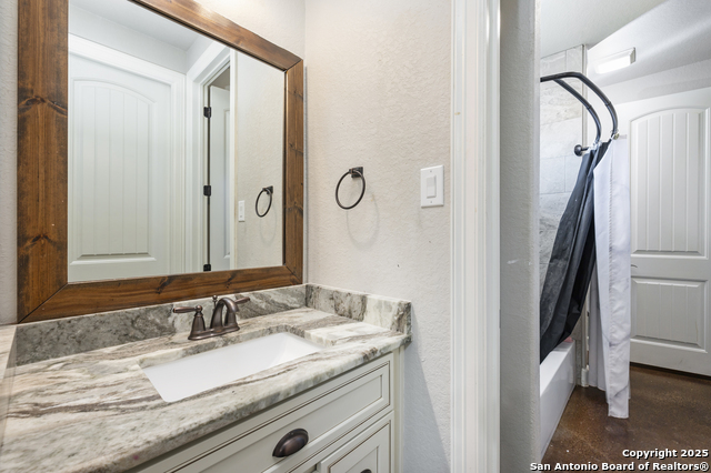 Listing photo id 21 for 136 Elm Country