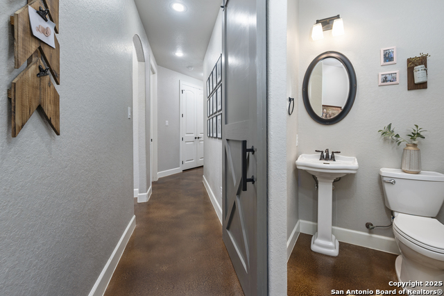 Listing photo id 23 for 136 Elm Country