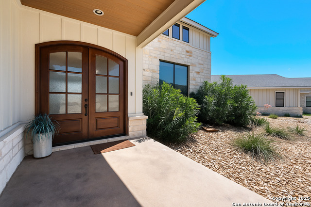Listing photo id 1 for 136 Elm Country