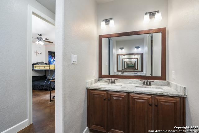 Listing photo id 28 for 136 Elm Country