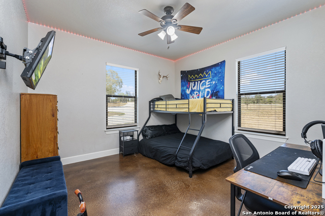 Listing photo id 29 for 136 Elm Country