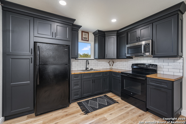 Listing photo id 33 for 136 Elm Country