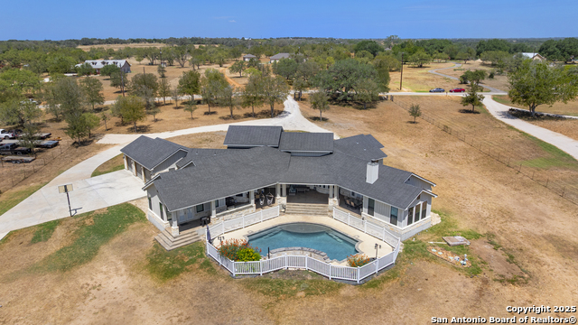 Listing photo id 47 for 136 Elm Country