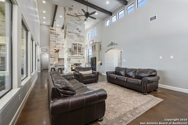 Listing photo id 4 for 136 Elm Country