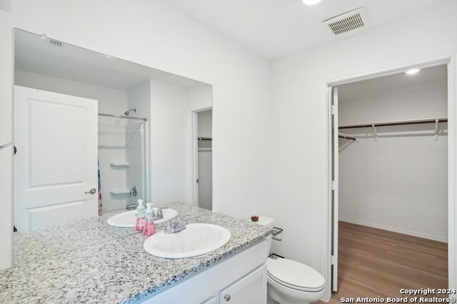 Listing photo id 6 for 4539 Emma Way