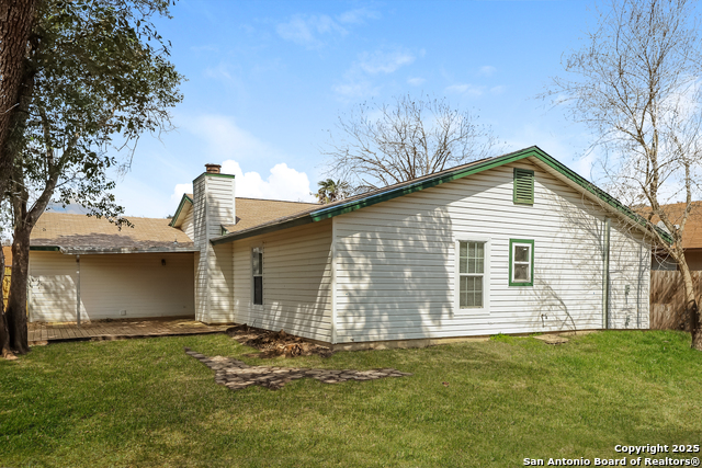 Listing photo id 13 for 5934 Lake Bank