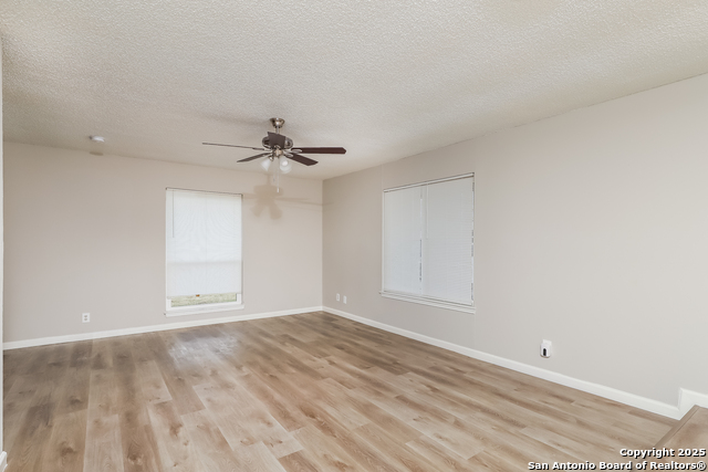Listing photo id 1 for 5934 Lake Bank