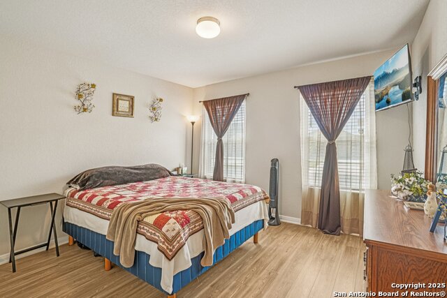 Image 15 of 42 For 633 Oleander