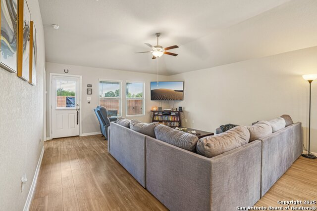 Image 5 of 42 For 633 Oleander