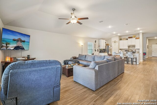 Image 6 of 42 For 633 Oleander