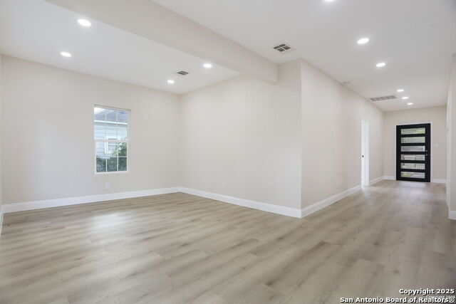 Listing photo id 2 for 207 Alvarez  1