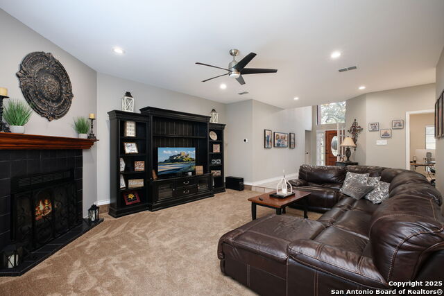 Image 14 of 55 For 256 Deer Cross Ln