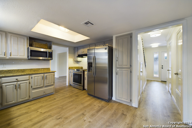 Image 11 of 41 For 8614 Brookhaven St