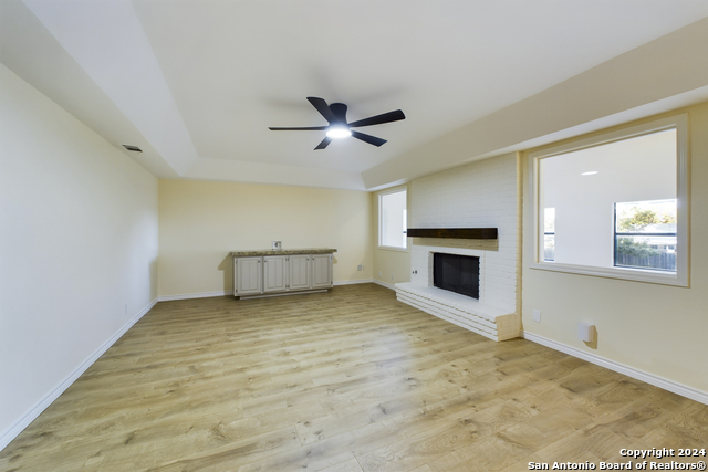 Image 3 of 41 For 8614 Brookhaven St