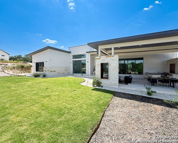 Listing photo id 8 for 24108 Tres Arroyos