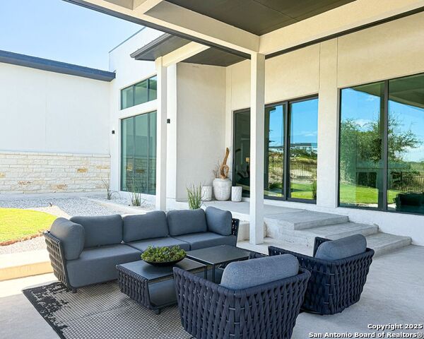 Listing photo id 10 for 24108 Tres Arroyos