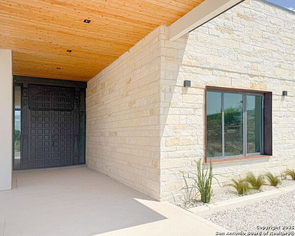 Listing photo id 11 for 24108 Tres Arroyos