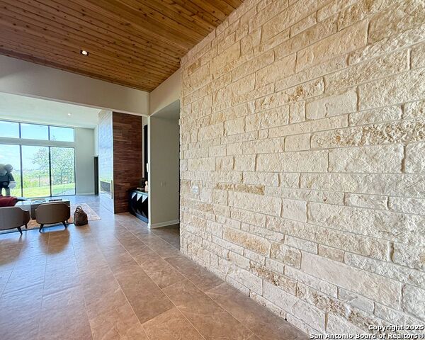 Listing photo id 14 for 24108 Tres Arroyos
