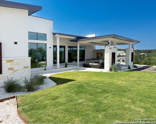 Listing photo id 6 for 24108 Tres Arroyos