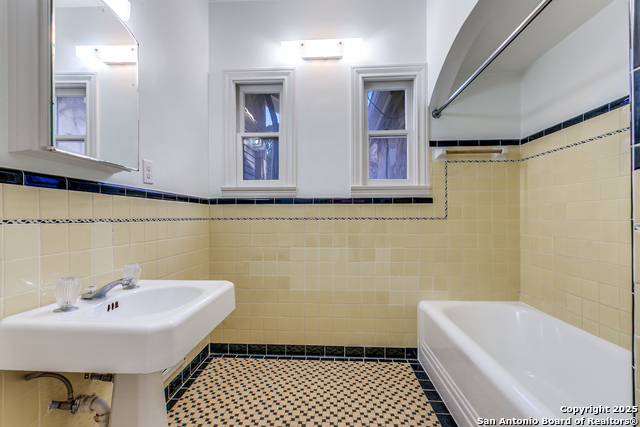 Image 22 of 29 For 365 Club