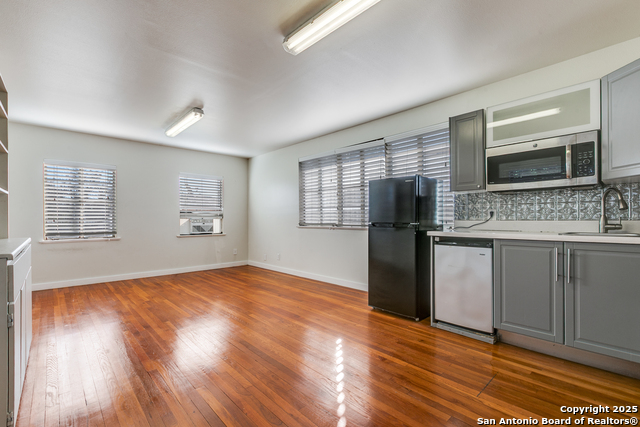 Image 23 of 29 For 365 Club