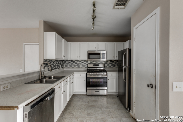 Listing photo id 10 for 11812 Lima  