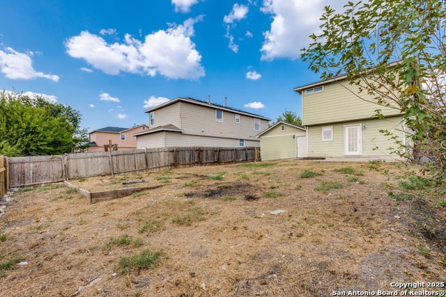 Listing photo id 21 for 11812 Lima  