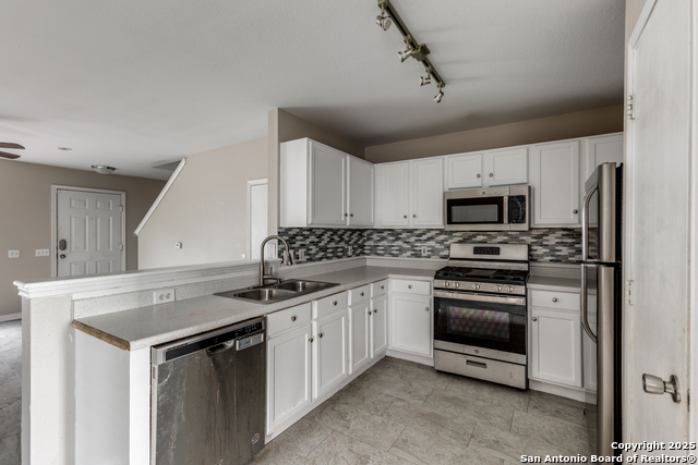 Listing photo id 6 for 11812 Lima  