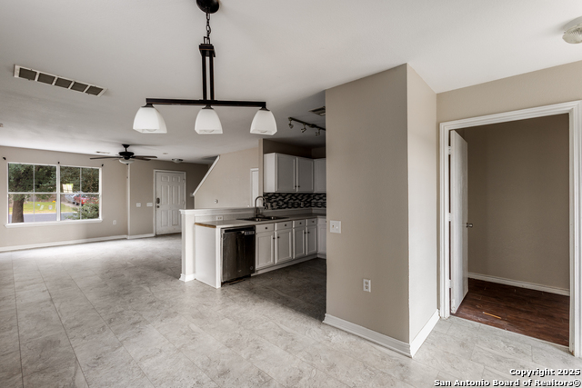 Listing photo id 7 for 11812 Lima  