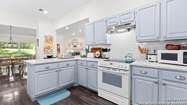 Image 13 of 57 For 3704 Scenic Dr.