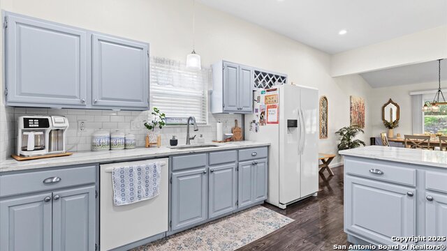 Image 14 of 57 For 3704 Scenic Dr.