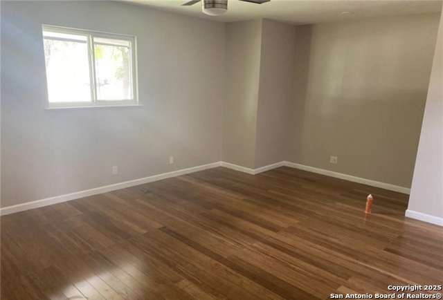 Image 10 of 23 For 200 Uecker