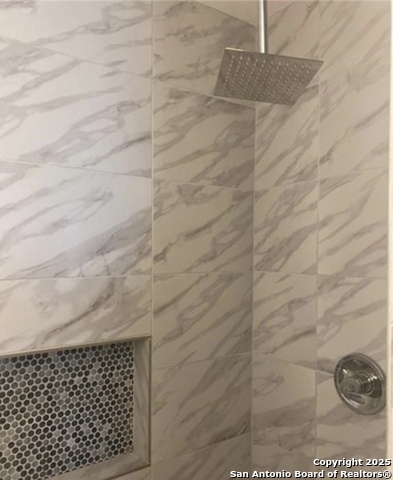 Image 13 of 23 For 200 Uecker