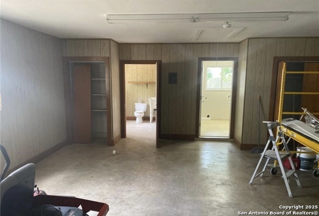 Image 17 of 23 For 200 Uecker