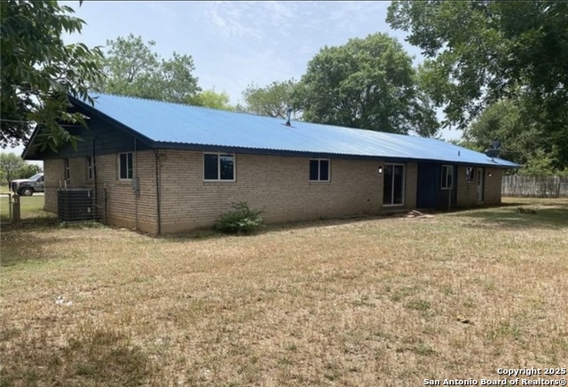 Image 19 of 23 For 200 Uecker