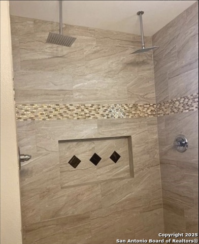 Image 7 of 23 For 200 Uecker