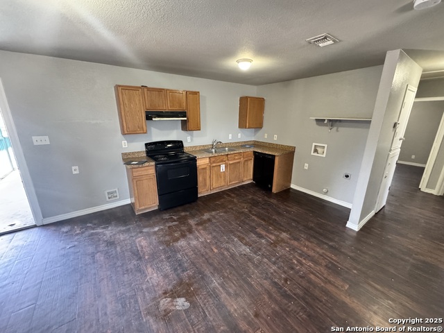 Image 2 of 11 For 830 Hutchins W 11