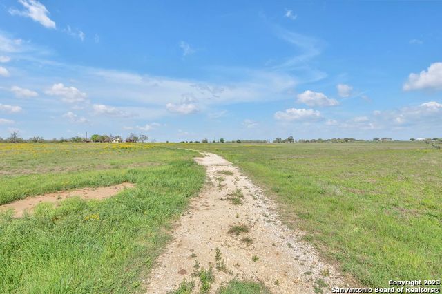 Image 12 of 42 For 16547 Gable Rd E