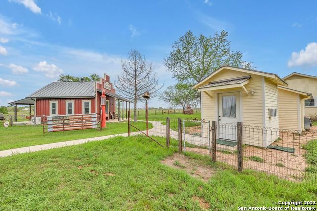 Image 20 of 42 For 16547 Gable Rd E