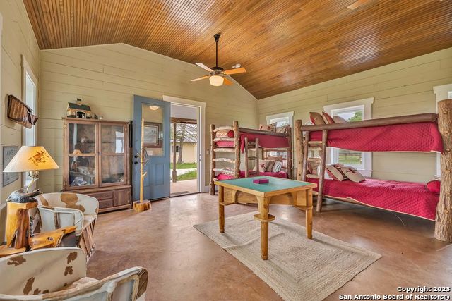 Image 26 of 42 For 16547 Gable Rd E