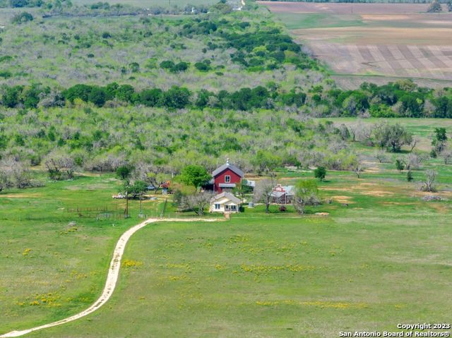 Image 40 of 42 For 16547 Gable Rd E