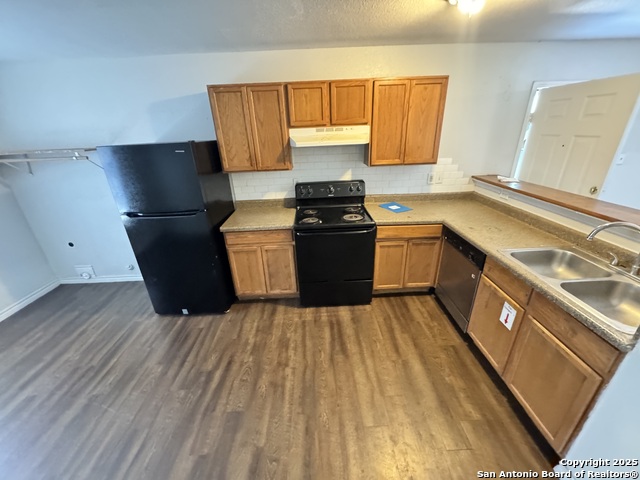 Image 3 of 12 For 830 Hutchins W 6