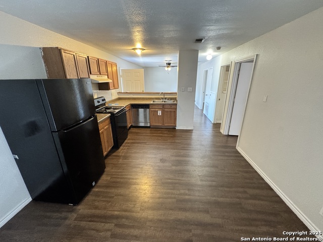 Image 5 of 12 For 830 Hutchins W 6