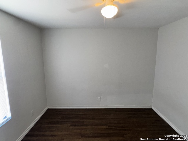 Image 7 of 12 For 830 Hutchins W 6