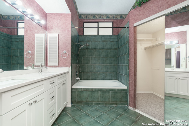 Listing photo id 7 for 16618 Spruce Tree