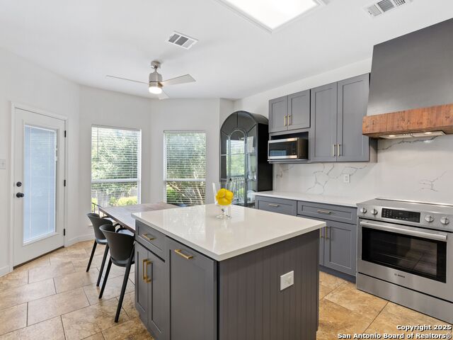 Image 11 of 24 For 24722 Crescent Run